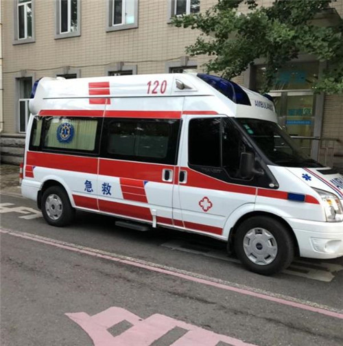双湖选择我们的救护车出租,开启安心转院之旅